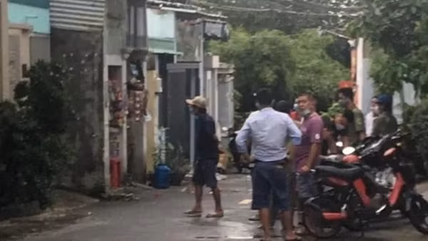 Vợ hoảng loạn khi thấy chồng tử vong trong phòng trọ