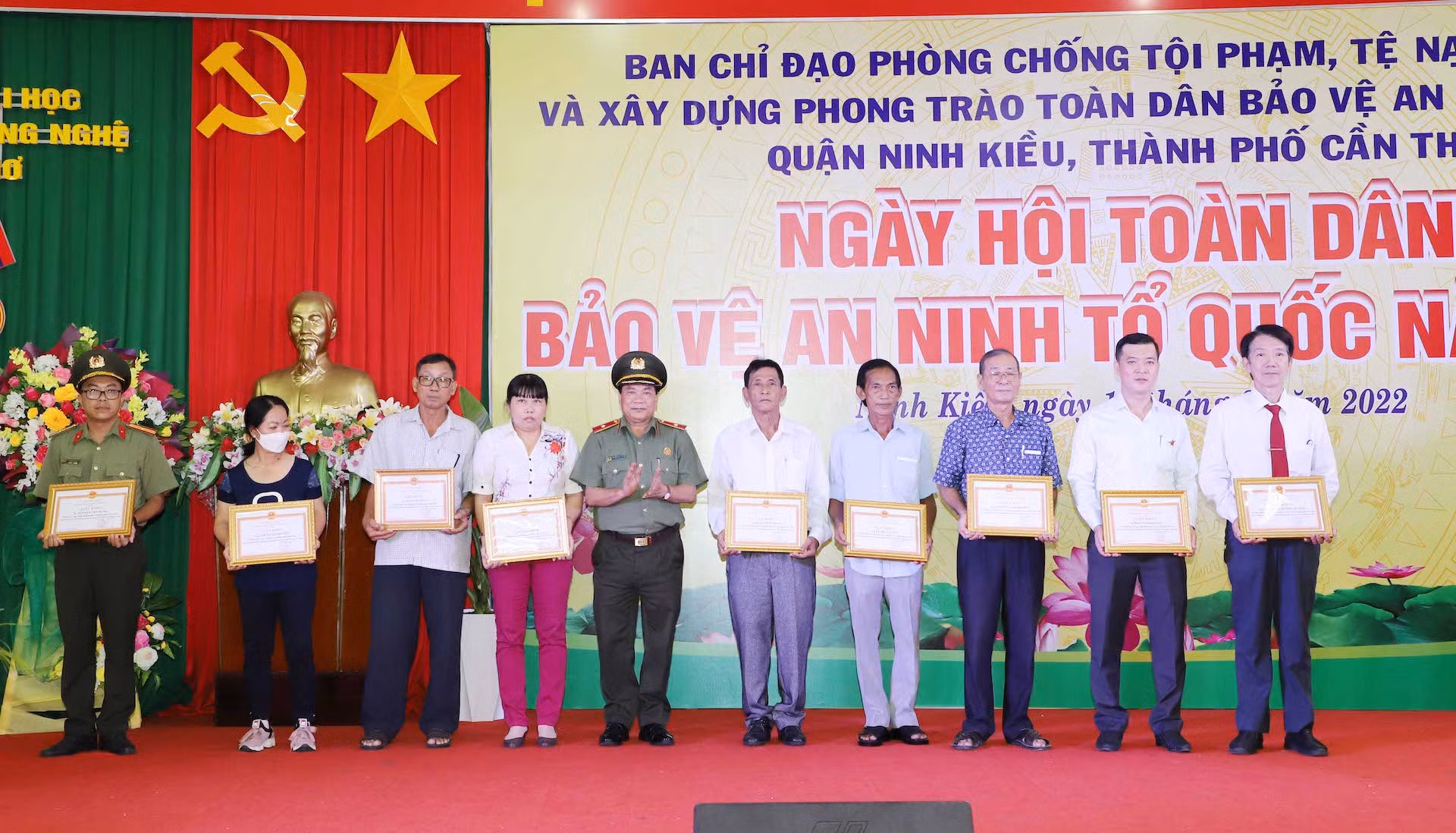 Xây dựng lực lượng Công an cơ sở giỏi nghiệp vụ, gần dân, hiểu dân -0