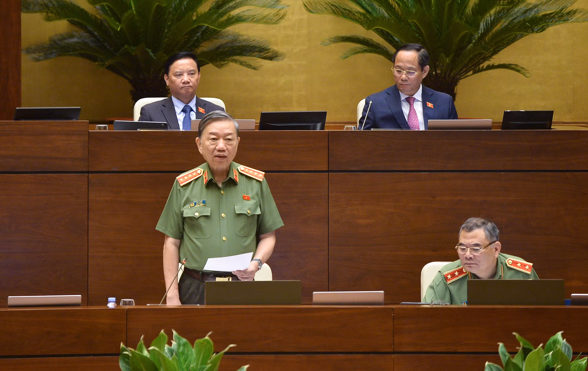 Bộ Công an không có chủ trương thu hộ khẩu lại để làm khó cho nhân dân -0