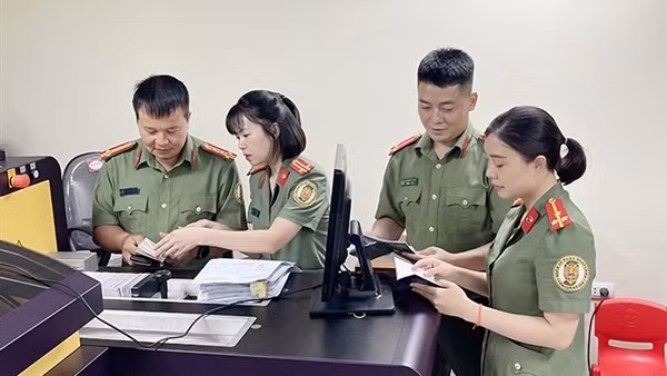 Đưa dịch vụ công trực tuyến về tận thôn, làng