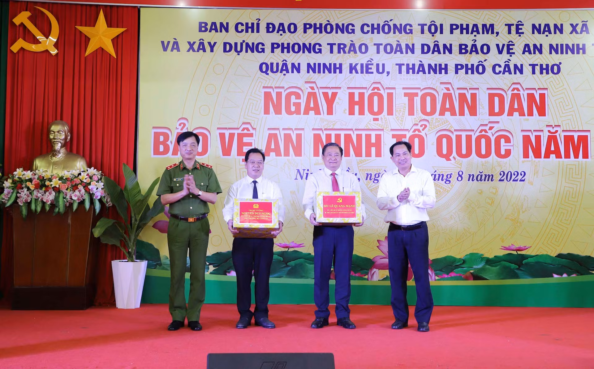 Xây dựng lực lượng Công an cơ sở giỏi nghiệp vụ, gần dân, hiểu dân -0
