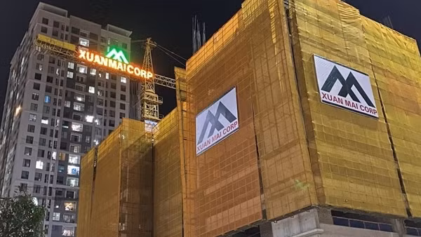 Phát hiện xác cô gái bên cạnh bạn trai nghi phê ma túy trong căn hộ
