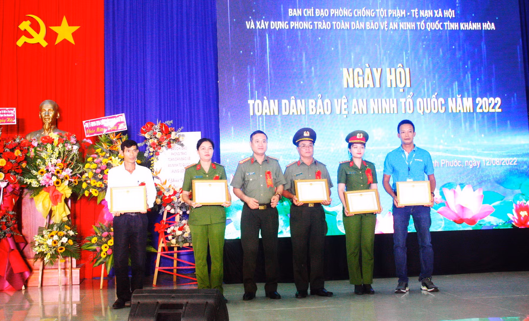 Thứ trưởng Lương Tam Quang dự “Ngày hội toàn dân bảo vệ an ninh Tổ quốc” tại Khánh Hòa -0
