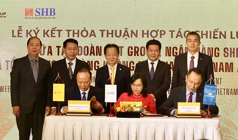 T&T Group, SHB hợp tác chiến lược với Vietnam Airlines và Đường sắt Việt Nam -0