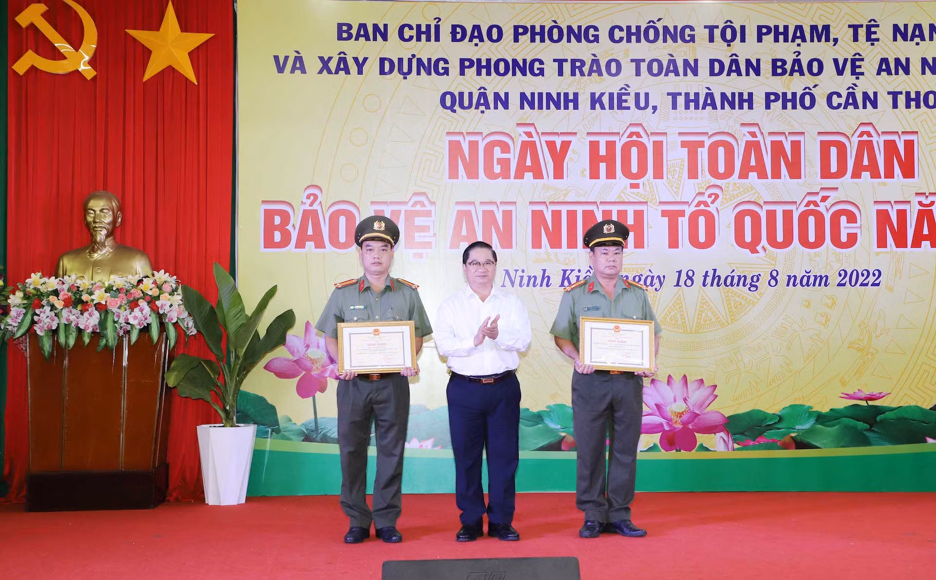 Xây dựng lực lượng Công an cơ sở giỏi nghiệp vụ, gần dân, hiểu dân -2