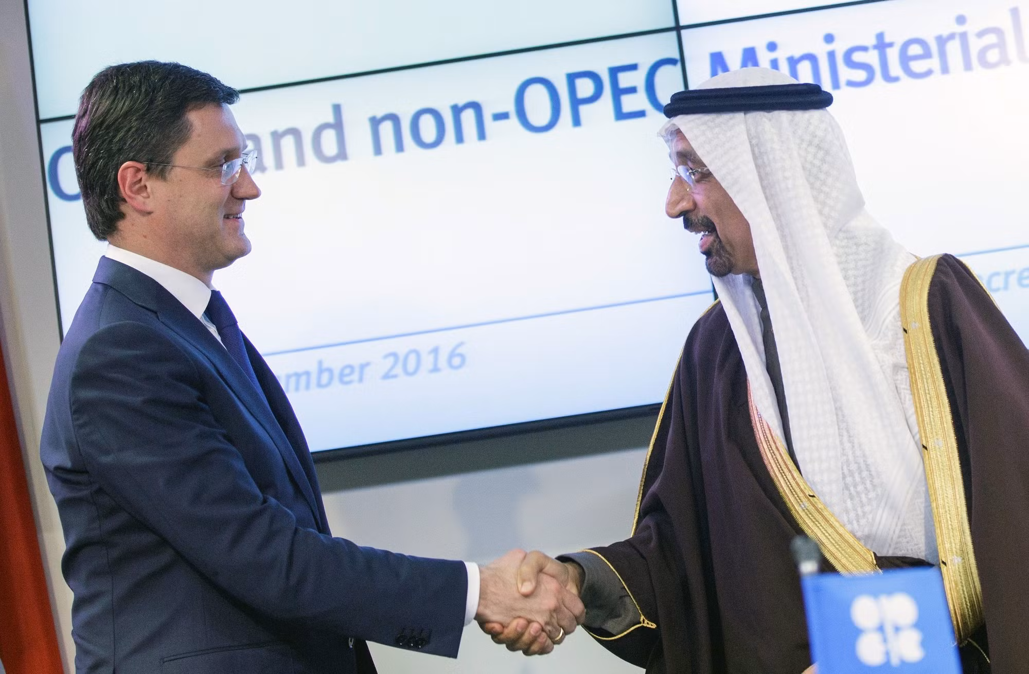 Khi quyền lực dầu mỏ trở lại tay OPEC -0