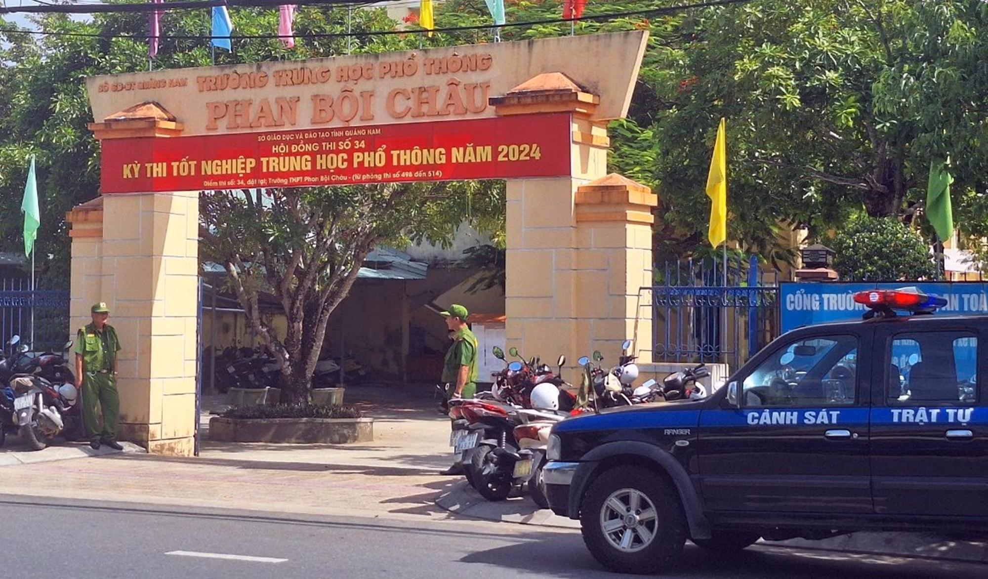 Lực lượng Công an thực hiện “nhiệm vụ kép” trong kỳ thi tốt nghiệp THPT Quốc gia -0