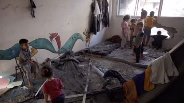 Lều của người tị nạn Palestine ở Dải Gaza trúng pháo, 25 người chết