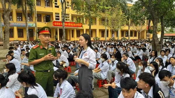 Đẩy mạnh tuyên truyền để nhận diện sớm tội phạm trên không gian mạng