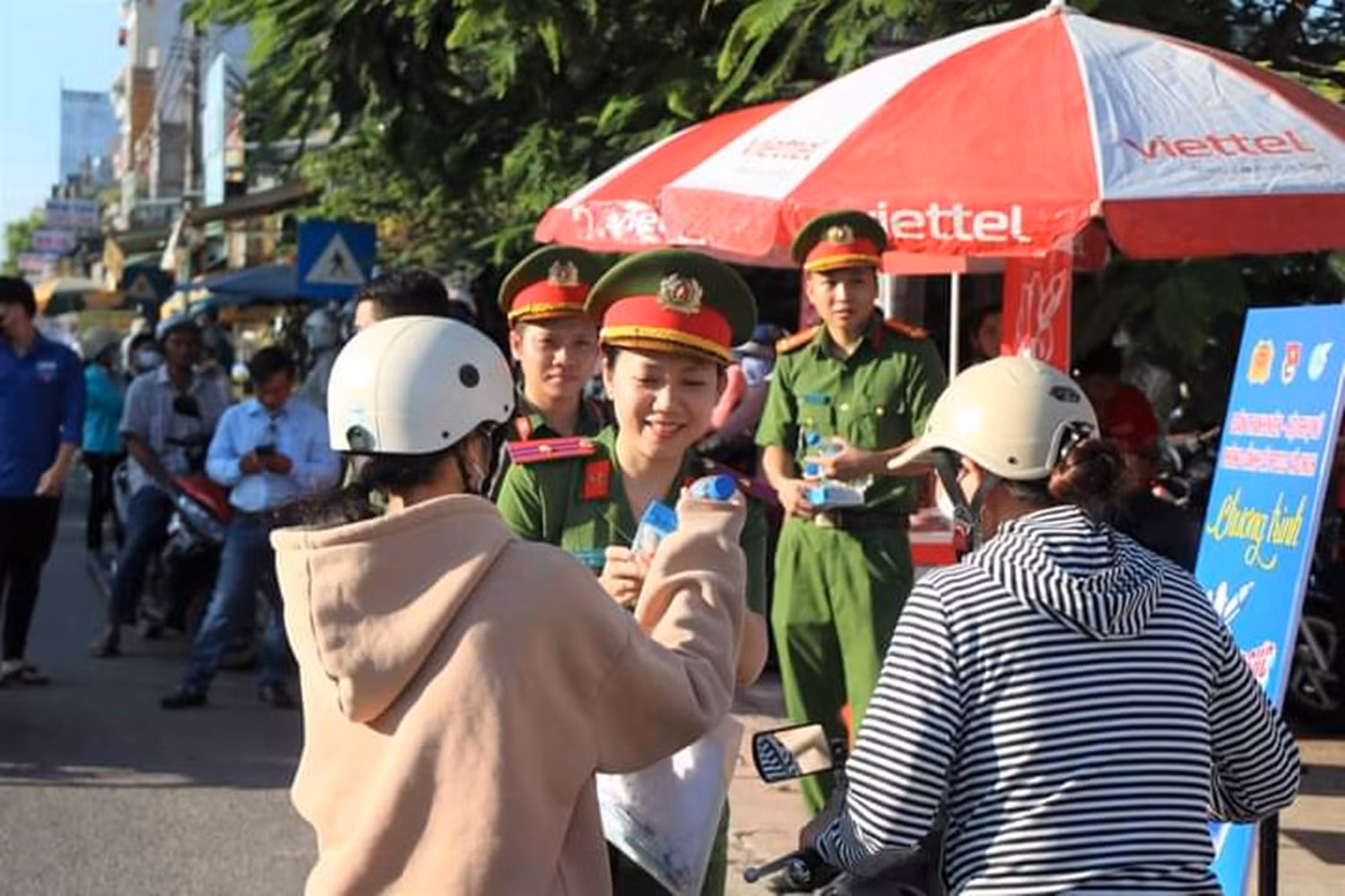 Lực lượng Công an thực hiện “nhiệm vụ kép” trong kỳ thi tốt nghiệp THPT Quốc gia -0