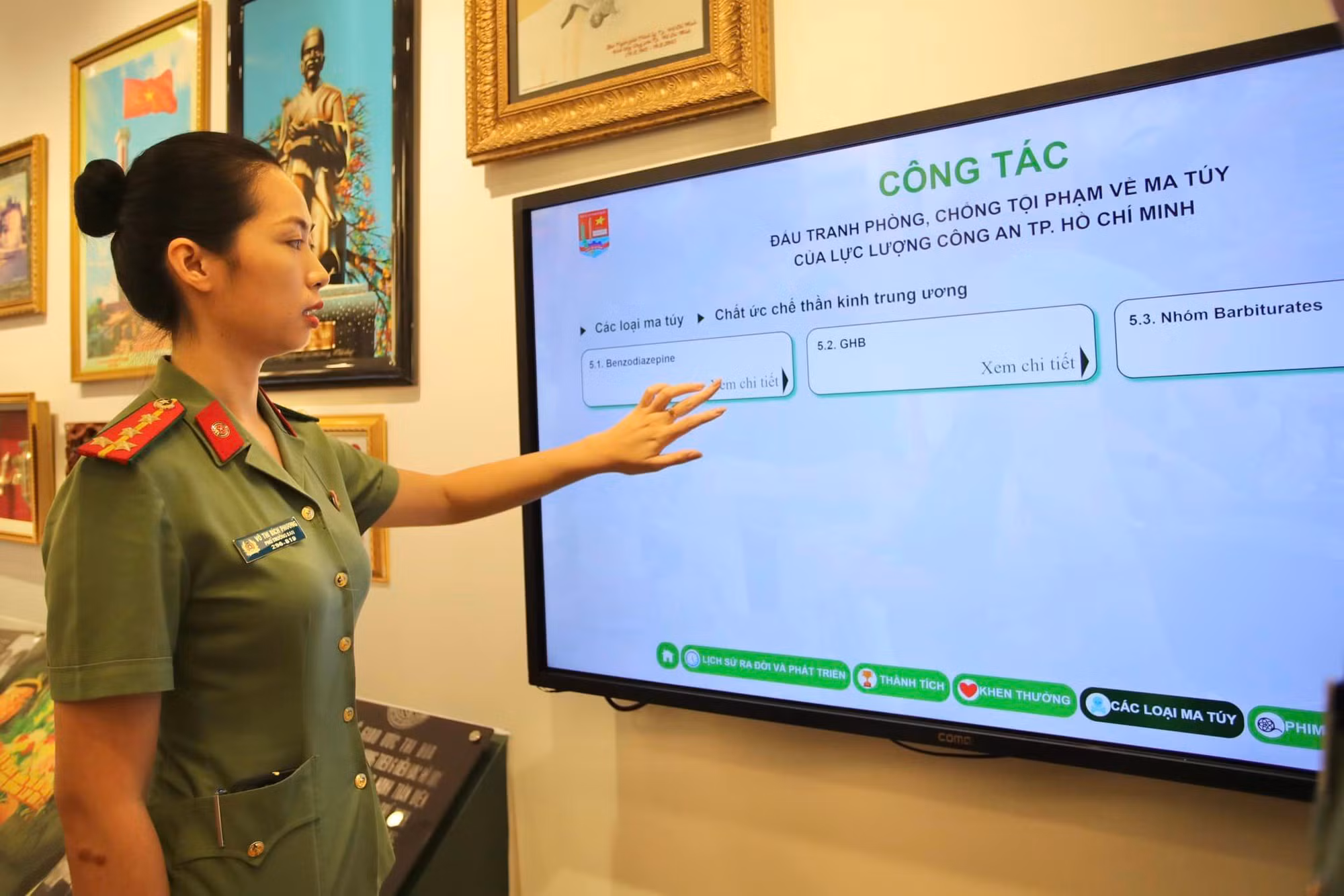 Những hình ảnh sống động tại triển lãm “Công tác đấu tranh phòng, chống tội phạm về ma túy” -2