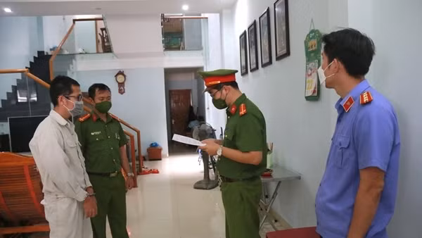 Nhóm tội phạm dùng chiêu “tráo sổ, tráo người” ảnh 7