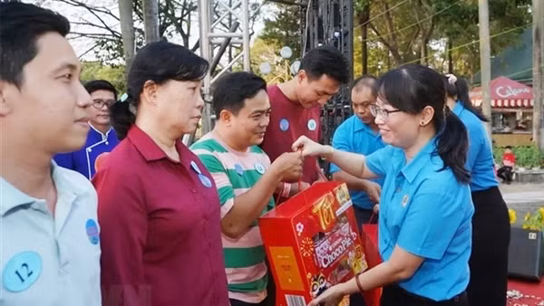 Gần 1.300 tỷ đồng chăm lo Tết cho người dân TP Hồ Chí Minh