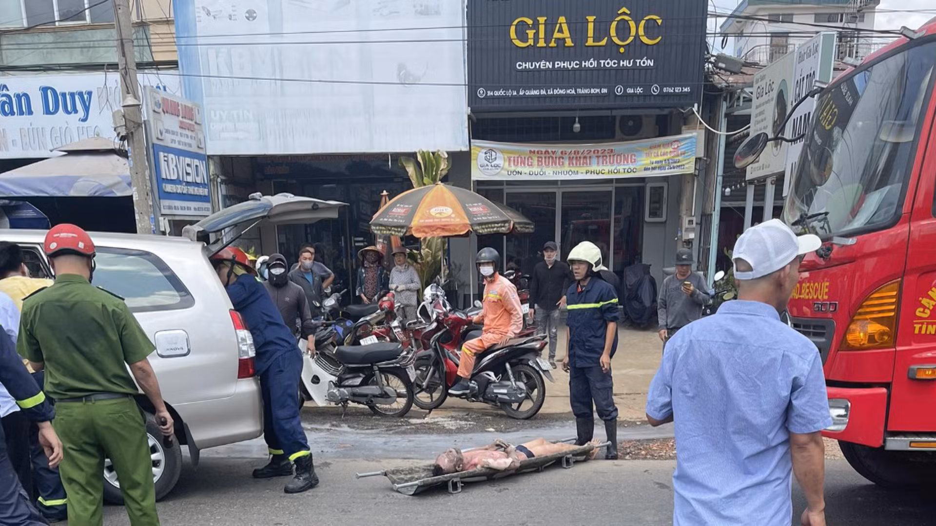 Căn nhà 2 tầng phát cháy giữa trưa khiến một người chết và một người bị thương -0