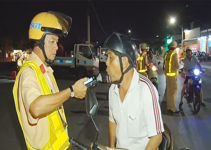 Chuyển biến trong chấp hành quy định về nồng độ cồn ở các tỉnh Tây Nam B -0