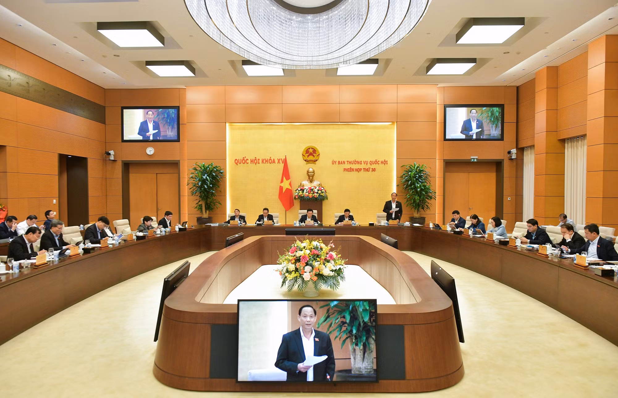 Bổ sung Thường trực Ban Bí thư, Chánh án TAND tối cao; Viện trưởng Viện KSND tối cao là đối tượng cảnh vệ -1