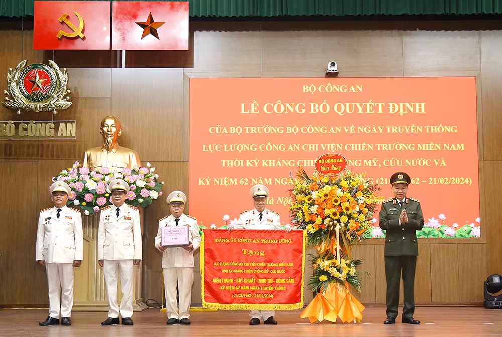 Bộ Công an công bố Ngày truyền thống lực lượng Công an chi viện chiến trường miền Nam -0