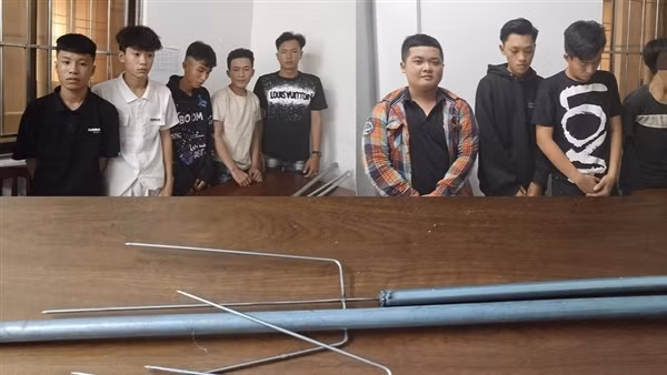 Ngăn chặn nhóm “trẻ trâu” mang hung khí hẹn chém nhau