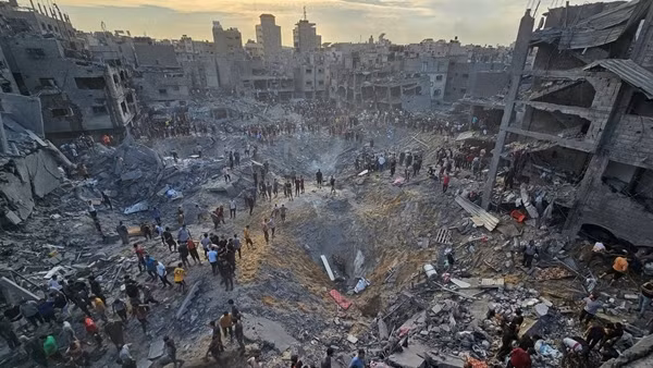 Israel tấn công trại tị nạn ở Gaza, Hamas tuyên bố sớm thả thêm con tin