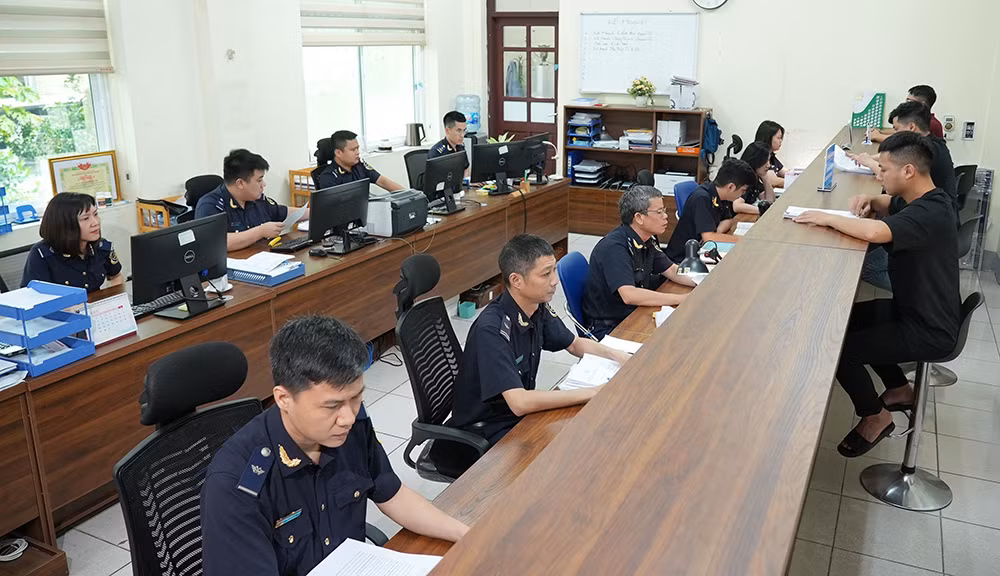Ngành Hải quan vượt qua thách thức bằng chuyển đổi số -3
