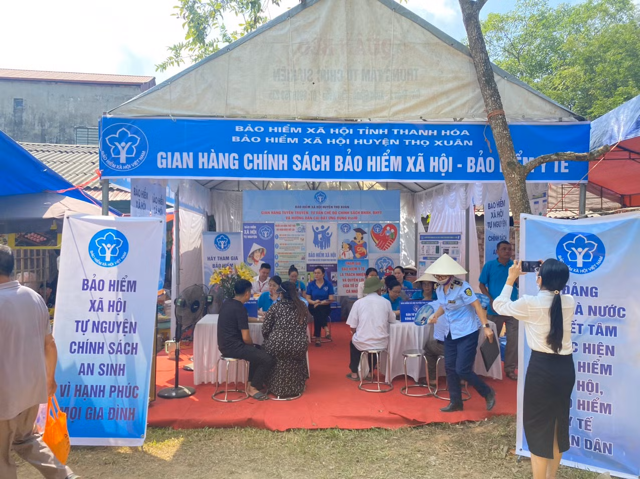 Tổ chức Gian hàng tuyên truyền, tư vấn chính sách BHXH, BHYT tại khu di tích lịch sử -0
