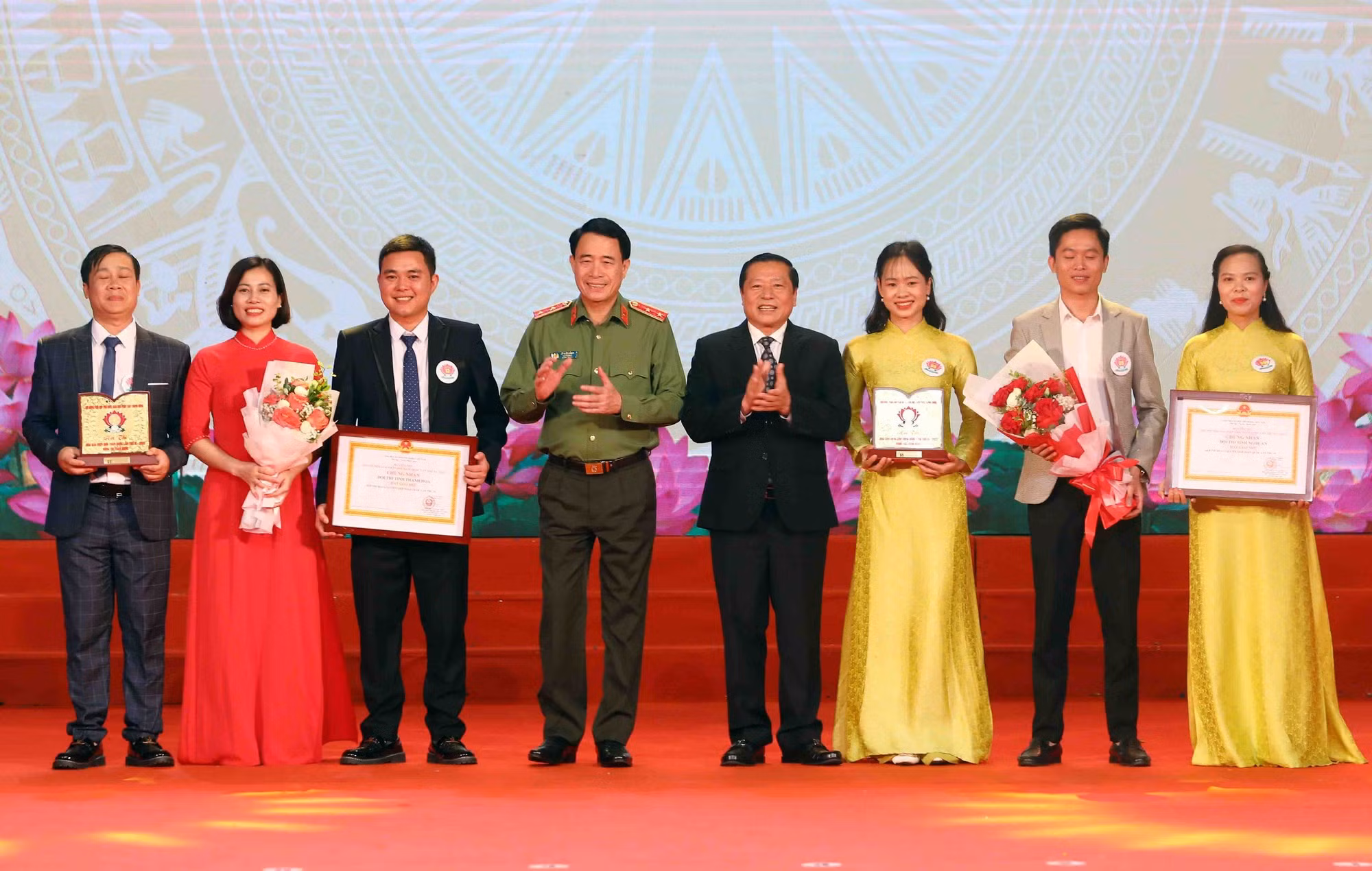 Trao giải hội thi hòa giải viên giỏi và phát động cuộc thi trực tuyến về phòng chống tham nhũng, tiêu cực -0