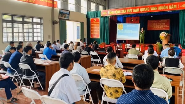 Tuyên truyền phòng, chống ma túy và vận động truy nã tại địa bàn “nóng” về ma túy