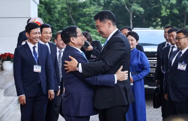 Thủ tướng Phạm Minh Chính tiếp Tổng thống Mông Cổ Ukhnaagiin Khurelsukh -0