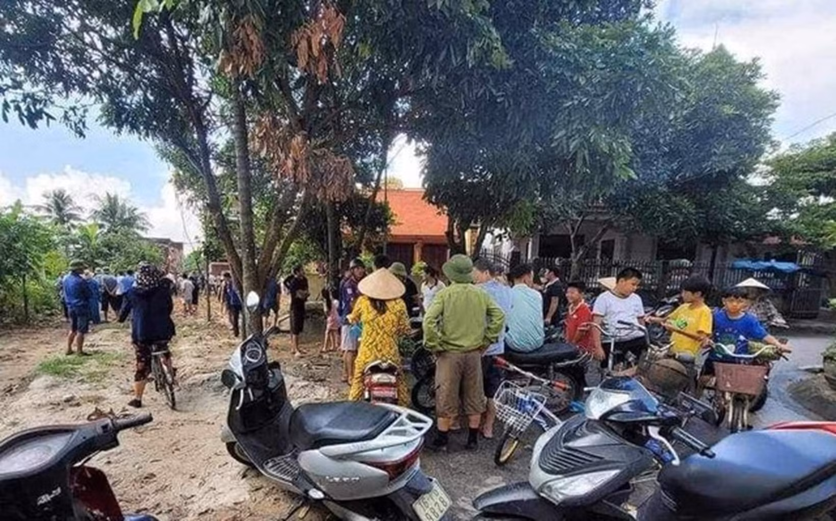 Thi thể người đàn ông không còn nguyên vẹn sau vụ nổ ở Hải Phòng -0