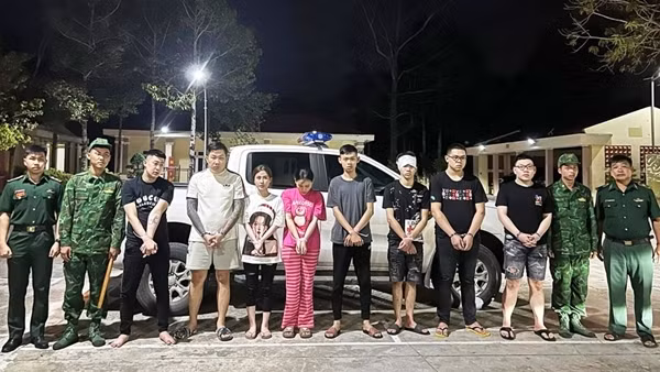 Nổ súng thị uy để giải quyết mâu thuẫn rồi tìm đường trốn sang Campuchia
