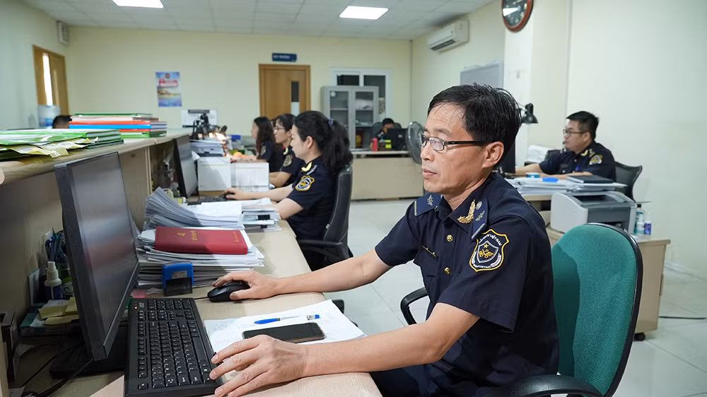 Ngành Hải quan vượt qua thách thức bằng chuyển đổi số -0
