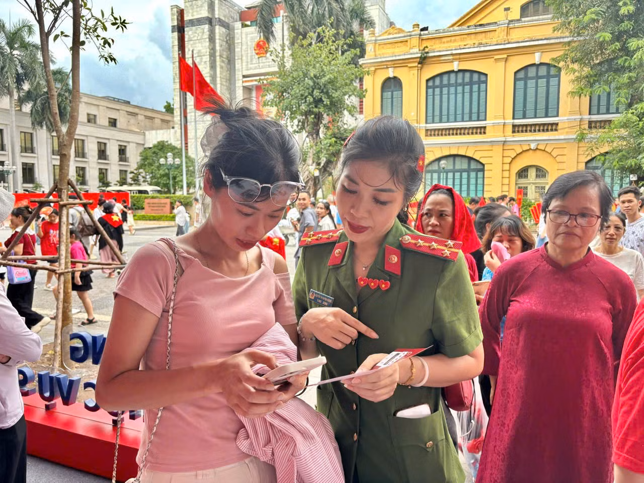 Khi Đề án 06 và VNeID đi vào đời sống trong kỷ nguyên mới -0