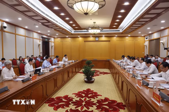 Bộ Chính trị cho ý kiến về việc chuẩn bị Đại hội Đảng bộ tỉnh Cao Bằng và TP Huế -0