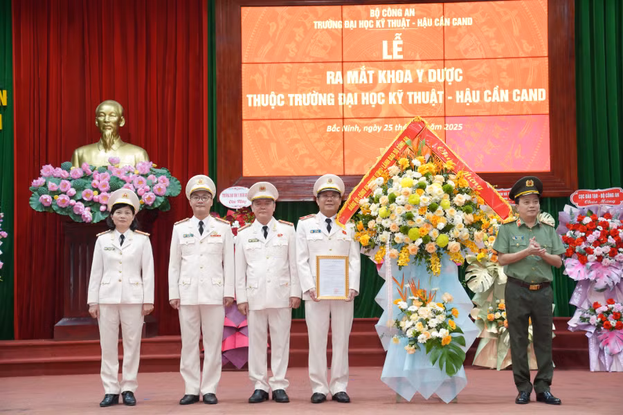 Xây dựng Khoa Y Dược trở thành địa chỉ tin cậy về đào tạo nguồn nhân lực Y tế chất lượng cao -0