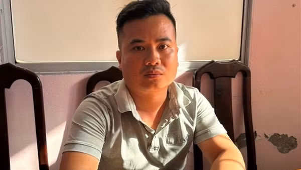 Tháo mái tôn đột nhập trộm tiền, vàng và nữ trang