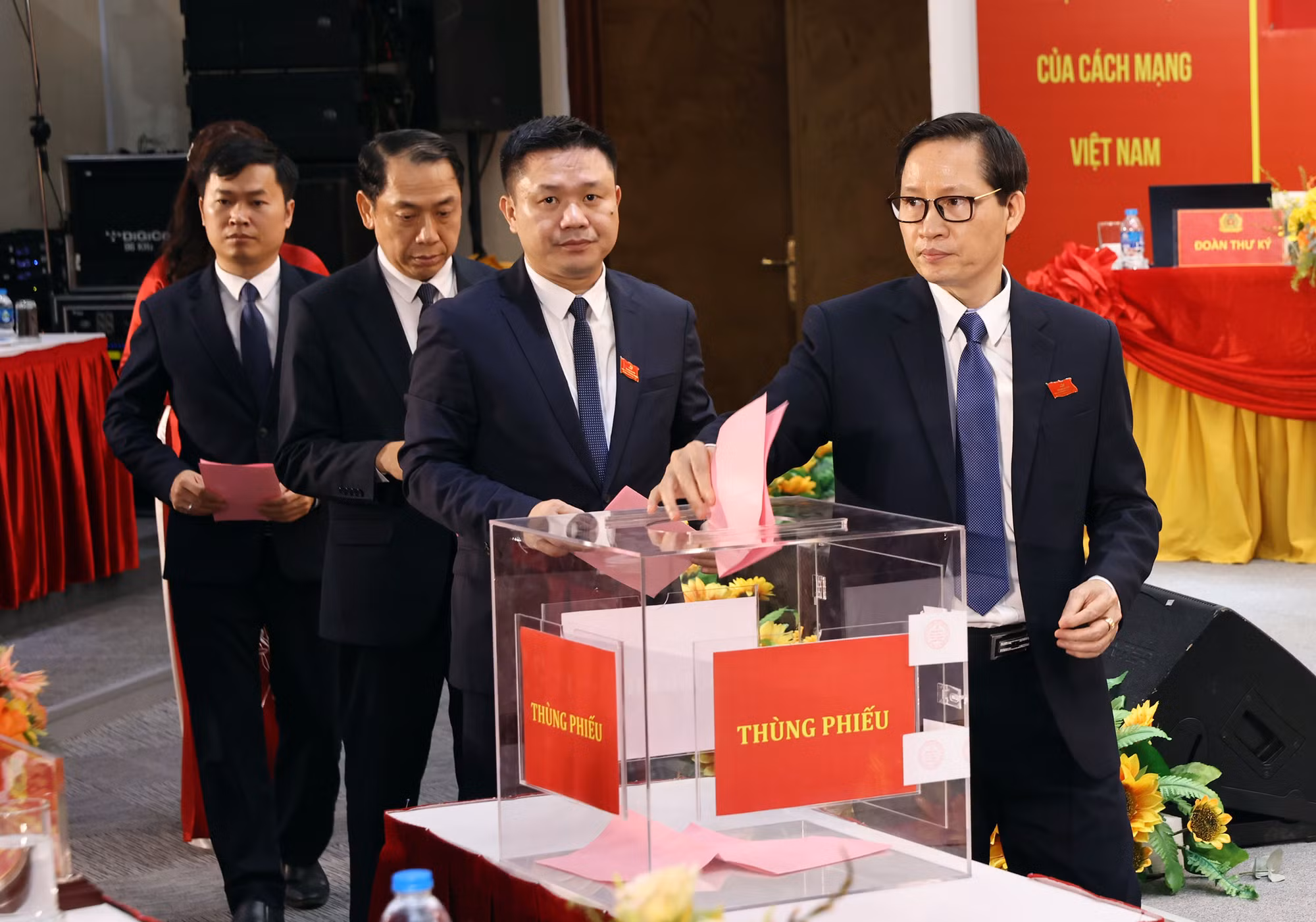 MobiFone cần “đi trước một bước”, “đi tắt đón đầu” trong làm chủ khoa học - công nghệ -1