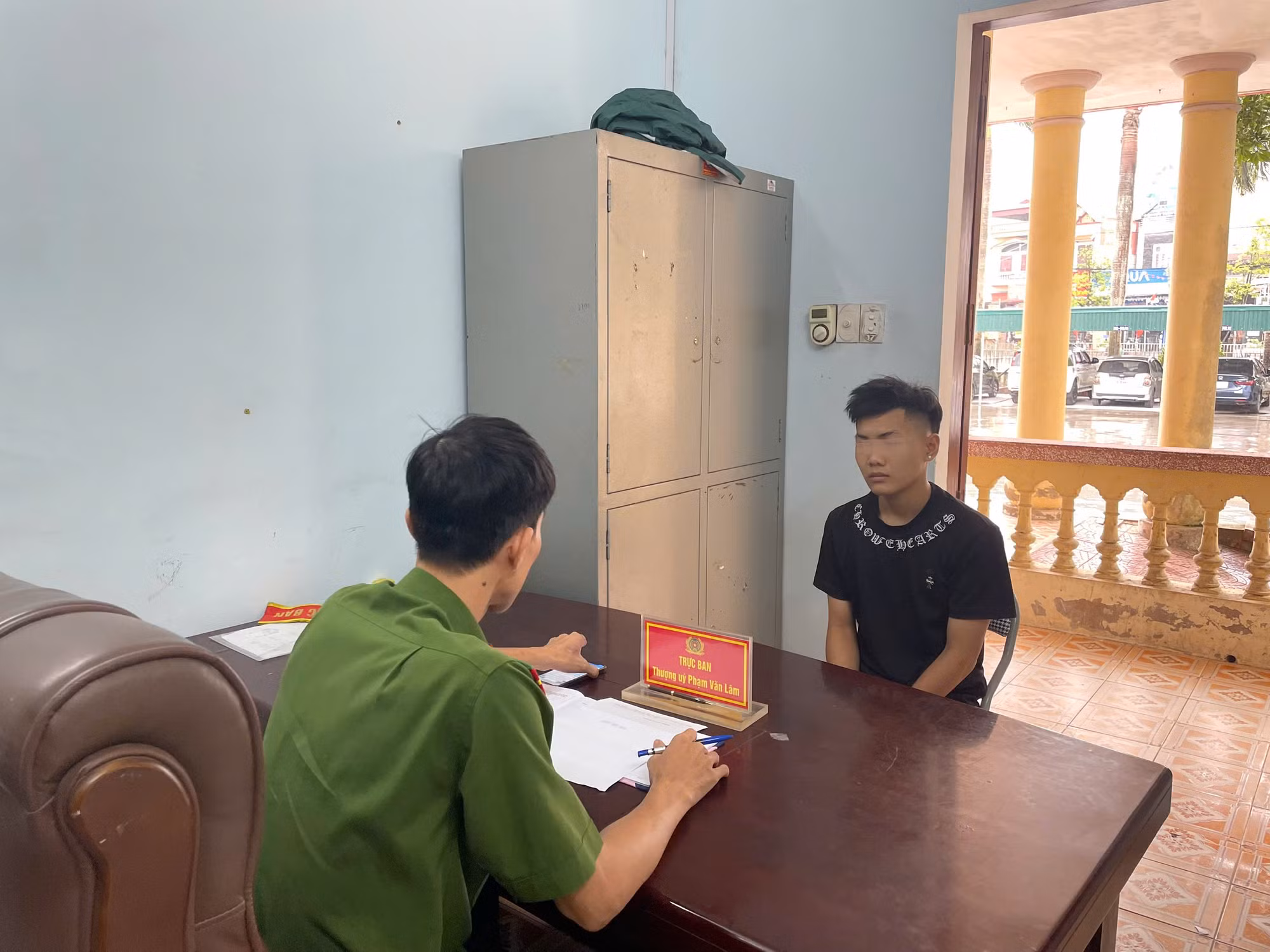 Công an xã kịp thời ngăn chặn 1 nạn nhân đi Campuchia tìm “việc nhẹ, lương cao” -0