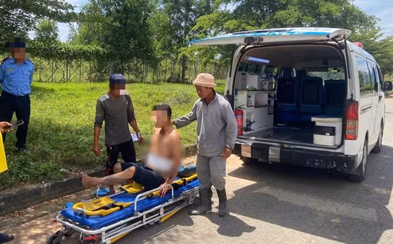 Bất ngờ đâm người khác bị thương&nbsp;rồi xin lỗi do... nhầm lẫn -0