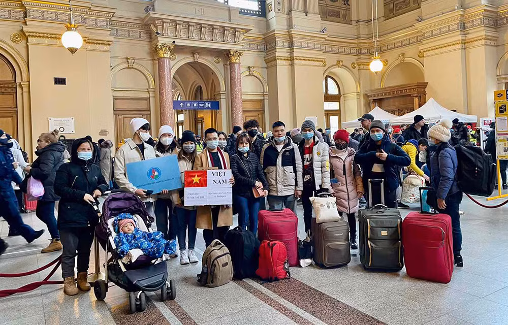 Đã đón hơn 2500 người Việt được sơ tán khỏi vùng chiến sự tại Ukraine -0