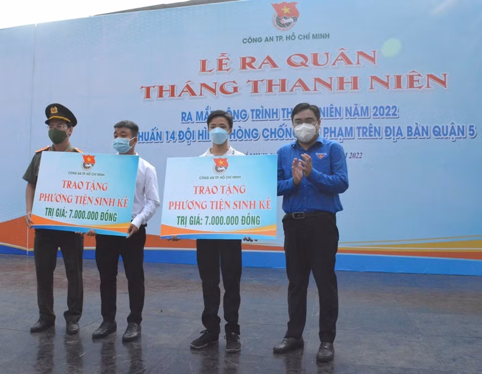 Tuổi trẻ Công an TP Hồ Chí Minh xung kích tuyên truyền kéo giảm tội phạm -1