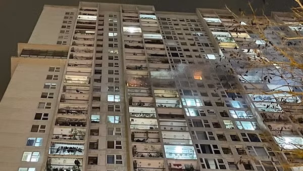 Hàn xì gây cháy quán bar tại TP Huế, lửa lan sang nhà dân ảnh 7