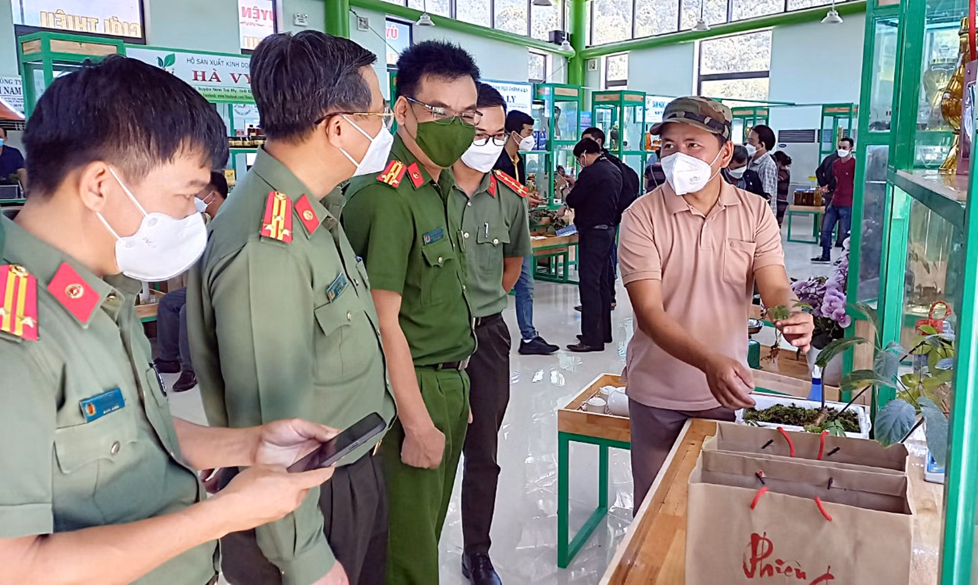 Khai trương Khu trung tâm giới thiệu, tổ chức hội chợ, phiên chợ sâm Ngọc Linh trị giá 24,6 tỷ đồng -0