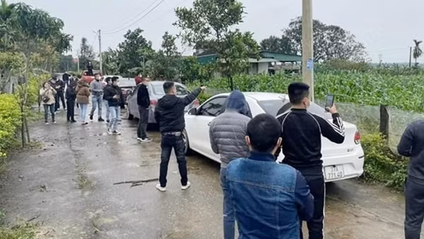 Ly kỳ chuyện xếp hàng lúc nửa đêm giải quyết thủ tục đất đai ảnh 3