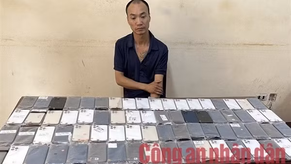 Giả mạo chủ cửa hàng để lấy 90 Iphone trị giá hơn 1 tỷ đồng