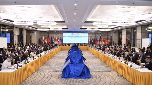 Việt Nam đề nghị các nước ưu tiên củng cố và phát huy vai trò của ASEAN+3, EAS và ARF với ASEAN