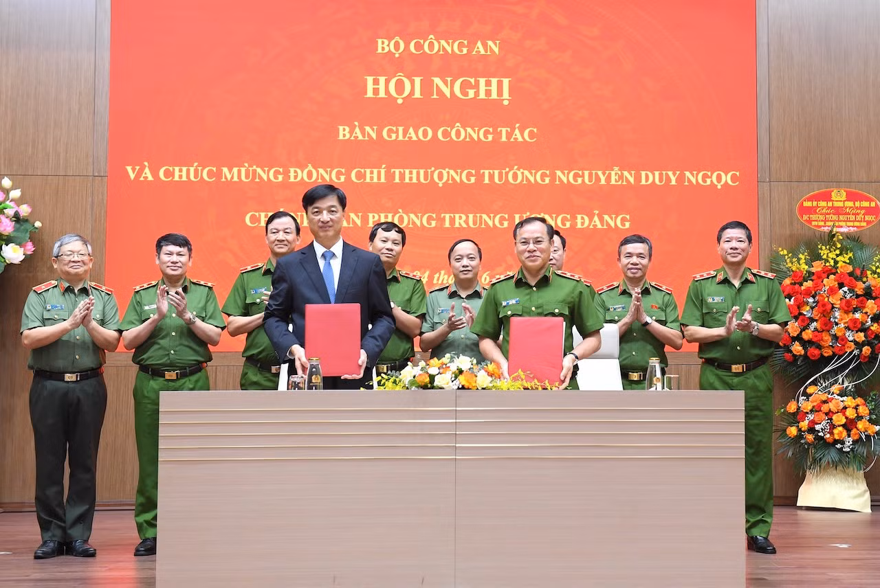 Bộ Công an tổ chức Hội nghị bàn giao công tác đối với đồng chí Chánh Văn phòng Trung ương Đảng -0