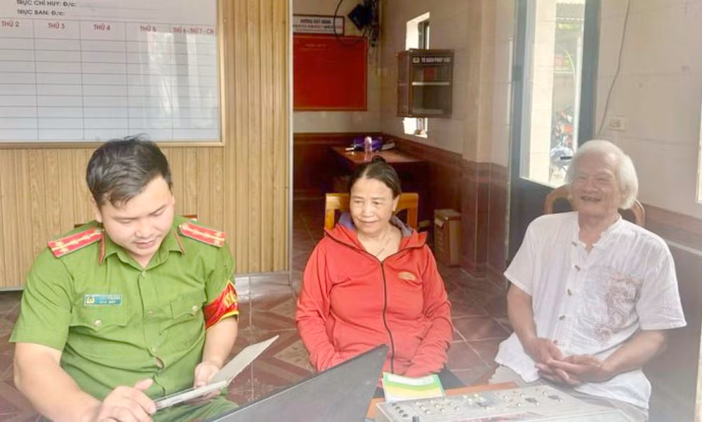 Kịp thời ngăn chặn lừa đảo chiếm đoạt tài sản với thủ đoạn giả danh cán bộ Công an -0