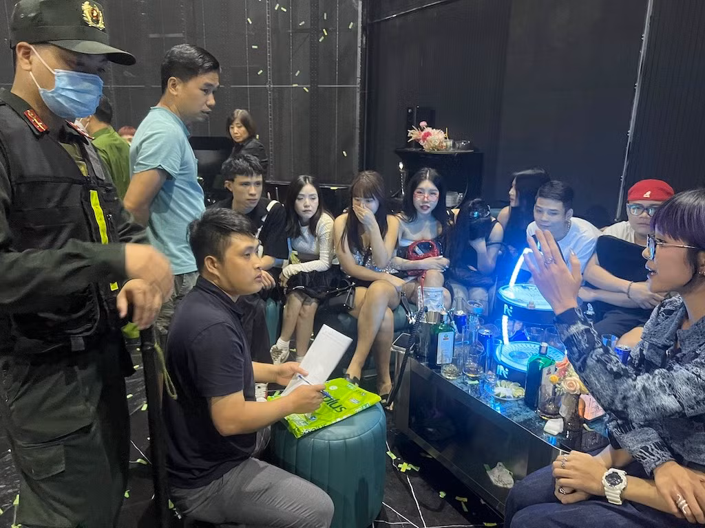 Phát hiện hàng chục “dân chơi” dương tính với ma túy tại quán A Plus -3