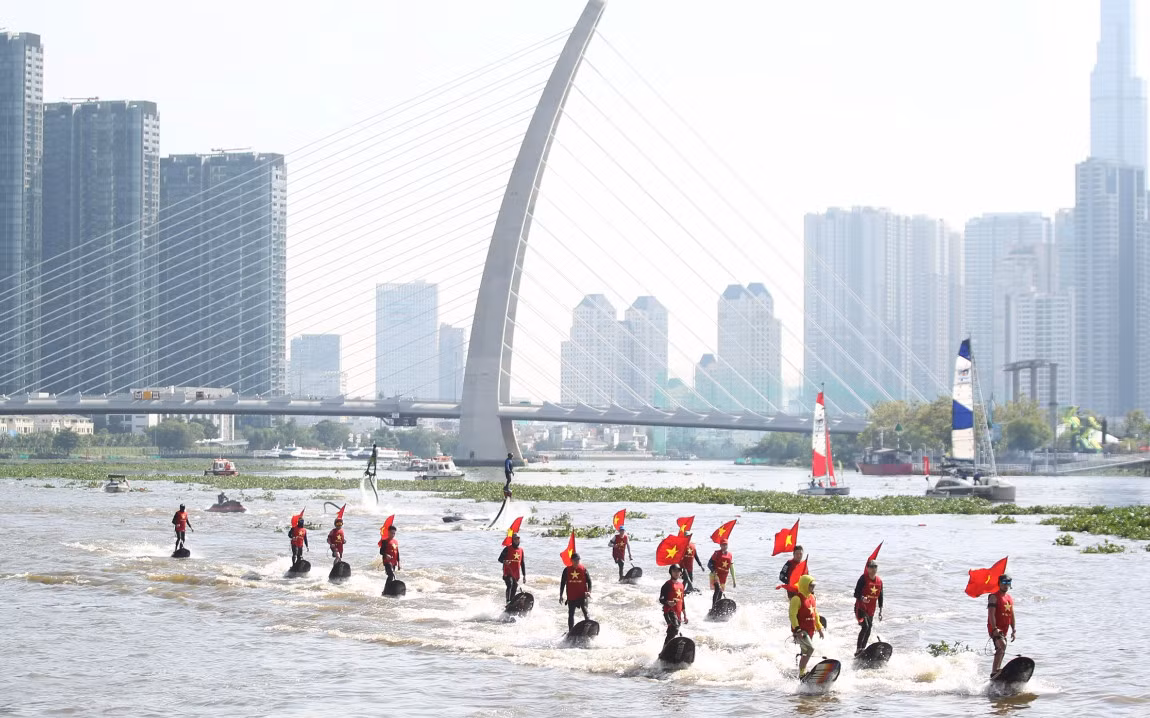 Sôi nổi các hoạt động tại Lễ hội sông nước TP Hồ Chí Minh -0