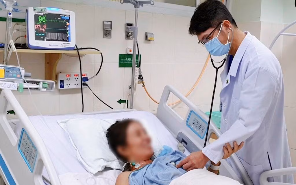 Suýt chết vì tự uống “thuốc dân gian” phòng ngừa COVID-19 -0